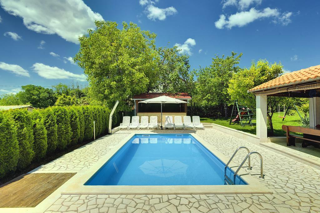Villa Semy Pazin Esterno foto