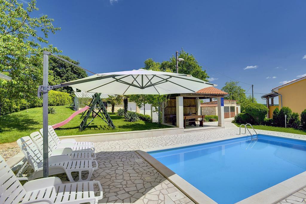Villa Semy Pazin Esterno foto