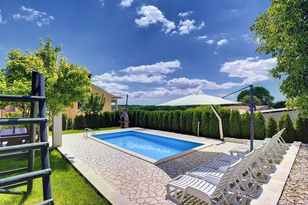 Villa Semy Pazin Esterno foto