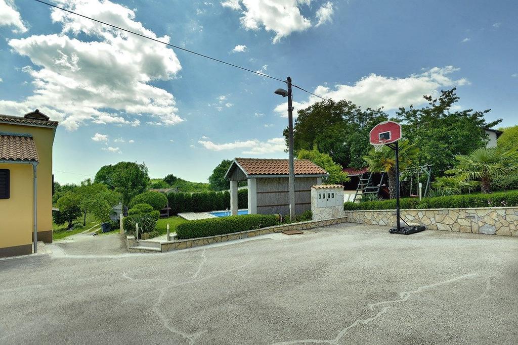 Villa Semy Pazin Esterno foto